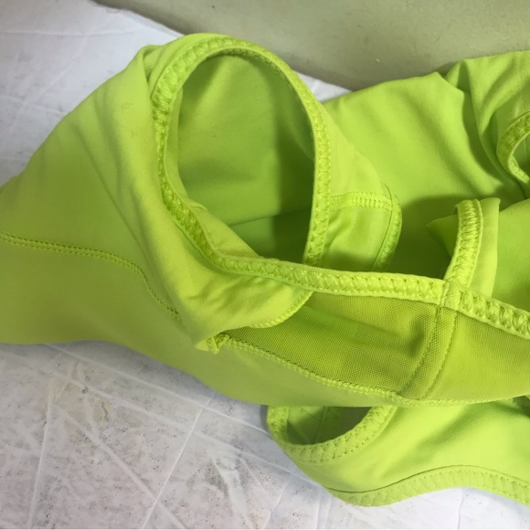 Fabletics On-The-Go Neon Green Lime Yellow Medium Impact Sports Bra Back Pocket - Picture 7 of 11